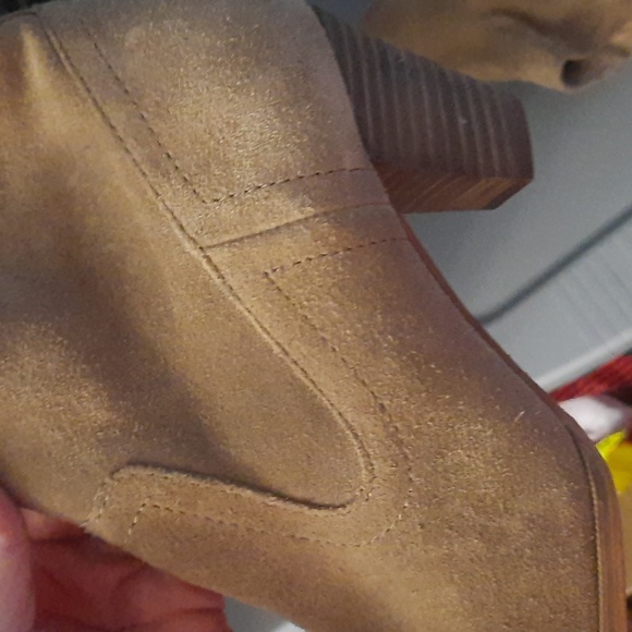 Pegabo genuine suede ankle boots size 7.5 - Picture 7 of 7